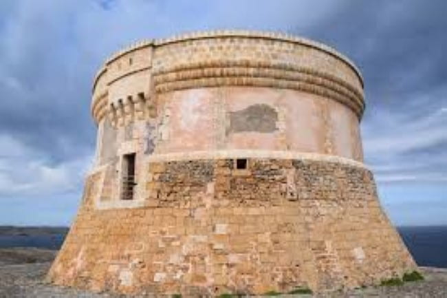 Torre antigua en fornells